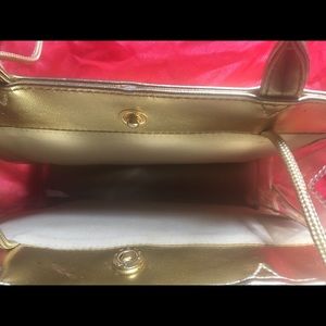 Purse dinner party style strap cloth